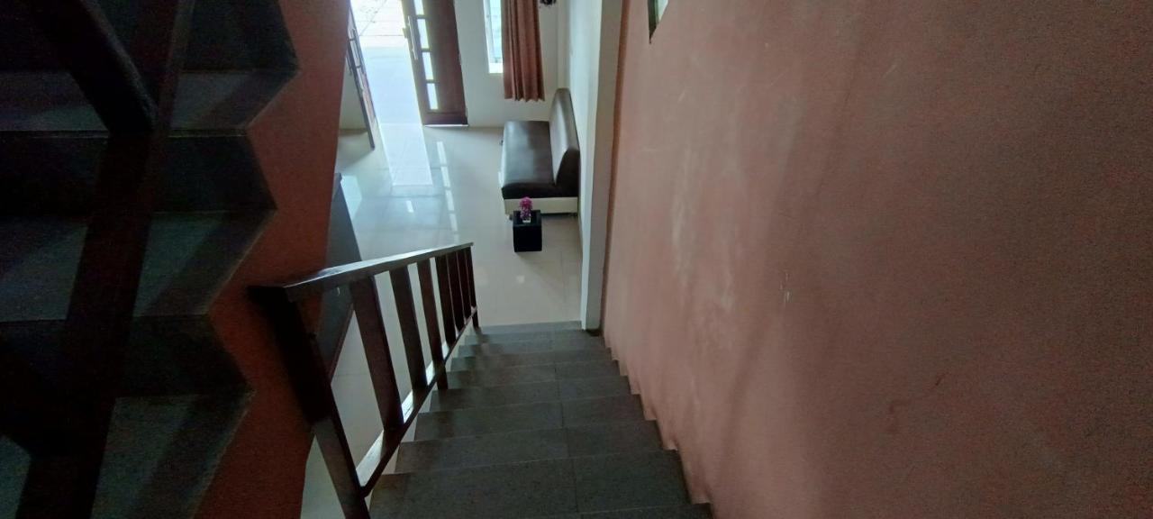 Oyo 92659 Wisma Deli Syariah Near Rsud Nene Mallomo Sidenreng Rappang Pangkadjene Exterior photo